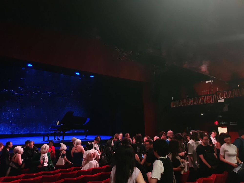 Il NieR: Piano Solo Concert - Journeys 12025 - è finito e il pubblico torna a casa Il NieR: Piano Solo Concert - Journeys 12025 - è finito e il pubblico torna a casa